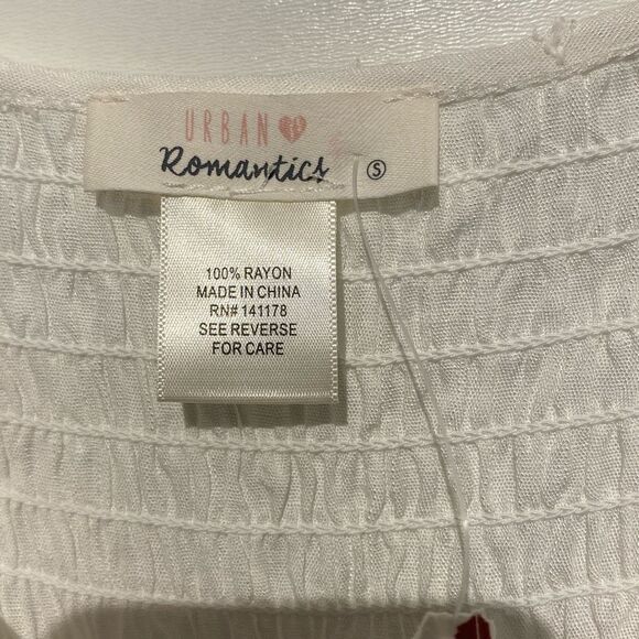 Urban Romantics Women's White V-Neck Smocked Short Sleeve Blouse Small NWT - Picture 8 of 10